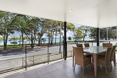 Waterfront Retreat With Room For A Boat - Welsby Pde, Bongaree - Accommodation Main Beach 5