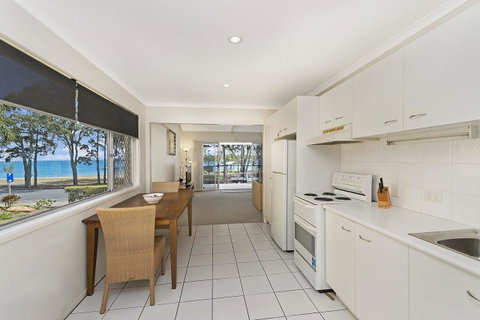 Waterfront Retreat With Room For A Boat - Welsby Pde, Bongaree - Accommodation Main Beach 15