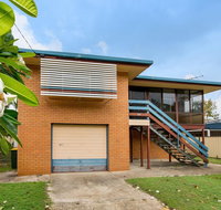 Short Stroll to Surf Beach - North Street Woorim - Accommodation Main Beach