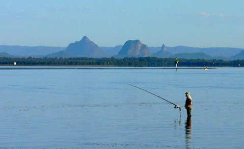 Huge Top Floor Unit Across The Road....Waterfront!! - Accommodation Main Beach 11