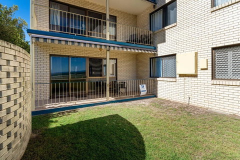 Great Views, Ground Floor Unit Clearview Apartments South Esplande, Bongaree - Accommodation Main Beach 11