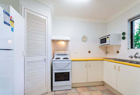 Great Views, Ground Floor Unit Clearview Apartments South Esplande, Bongaree - Accommodation Main Beach 14