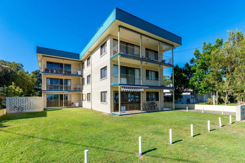 Great Views, Ground Floor Unit Clearview Apartments South Esplande, Bongaree - Accommodation Main Beach 0