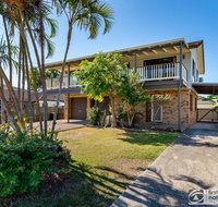 Family Holiday Haven on Boronia 100m to Beach - Accommodation Main Beach