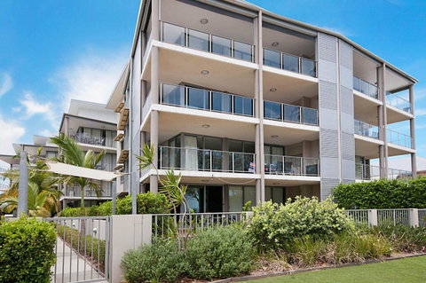 Spectacular Unit Overlooking Pumicestone Passage - Welsby Pde, Bongaree - Accommodation Main Beach 0