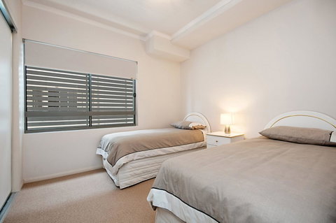Spectacular Unit Overlooking Pumicestone Passage - Welsby Pde, Bongaree - Accommodation Main Beach 7