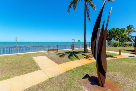 Spectacular Unit Overlooking Pumicestone Passage - Welsby Pde, Bongaree - Accommodation Main Beach 10