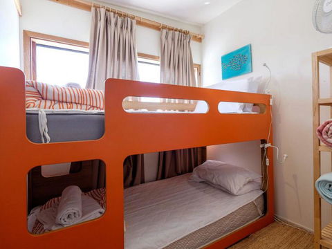 Eddies Place - Accommodation Main Beach 1