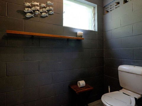 Eddies Place - Accommodation Main Beach 8