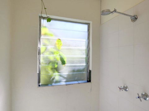 Eddies Place - Accommodation Main Beach 11