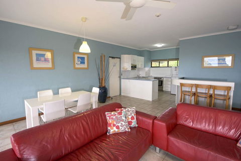 Anchorage On Straddie - Accommodation Main Beach 9