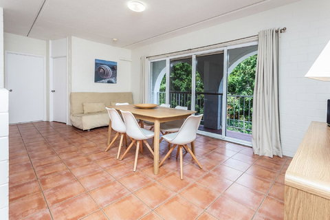 The Islander - Accommodation Main Beach 11