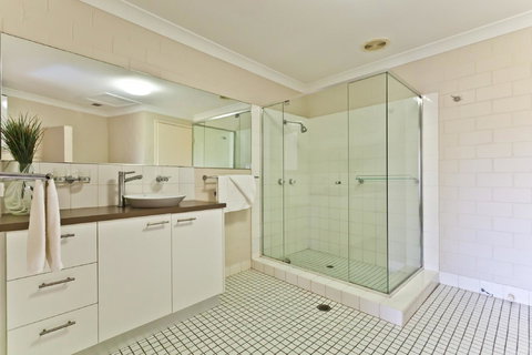 The Islander - Accommodation Main Beach 38