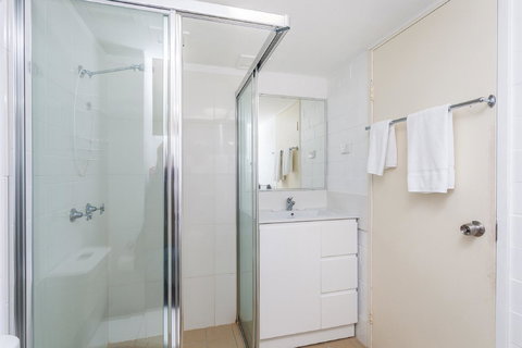 The Islander - Accommodation Main Beach 22