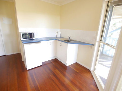 Blue House - Accommodation Main Beach 18