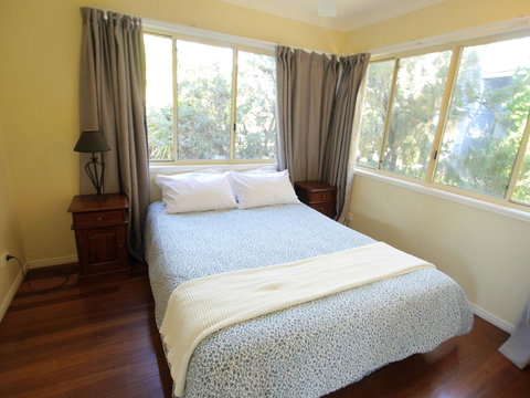 Blue House - Accommodation Main Beach 12