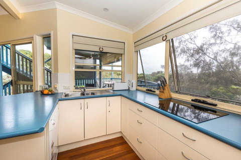 Blue House - Accommodation Main Beach 15