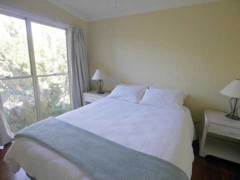 Blue House - Accommodation Main Beach 10