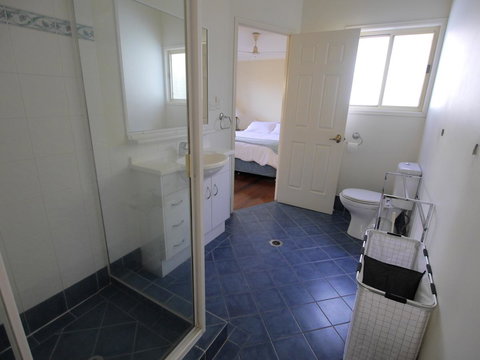 Blue House - Accommodation Main Beach 11