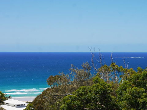 Blue Water Views 1 - Accommodation Main Beach 17