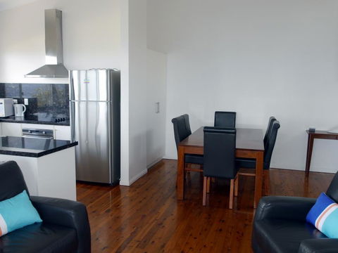 Blue Water Views 1 - Accommodation Main Beach 7