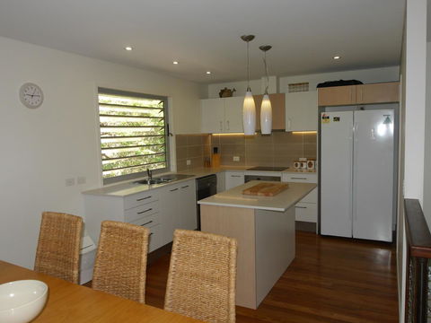 Allora 1 - Accommodation Main Beach 5