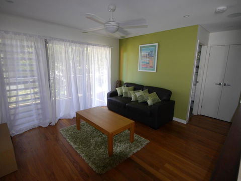 Allora 1 - Accommodation Main Beach 6