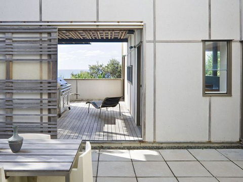 Aquila - Accommodation Main Beach 2