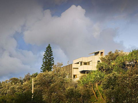 Aquila - Accommodation Main Beach 8