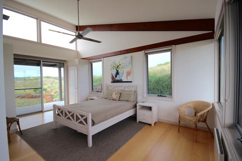 Turnstone Beach House - Accommodation Main Beach 23