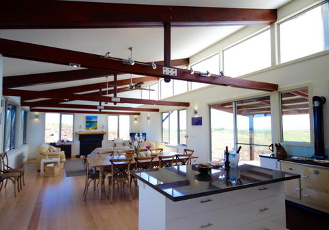 Turnstone Beach House - Accommodation Main Beach 22