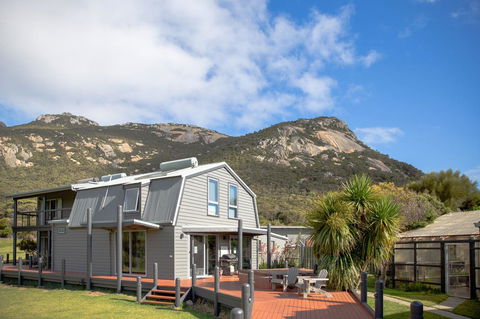Mountain Seas Lodge - Accommodation Main Beach 3