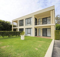 'Bagnall Views' 2/161 Government Rd - Stylish  modern duplex across the road to the waters edge - Accommodation Main Beach
