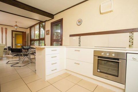 'Banksia 7' Marine Parade - Accommodation Main Beach 2