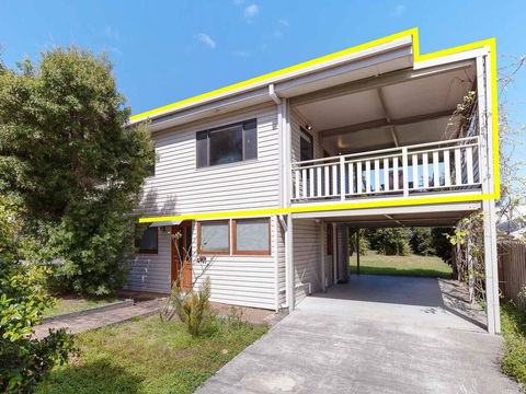 'Beach Break 1', 1/10 Lionel Street - Upstairs Unit With Aircon - Accommodation Main Beach 0