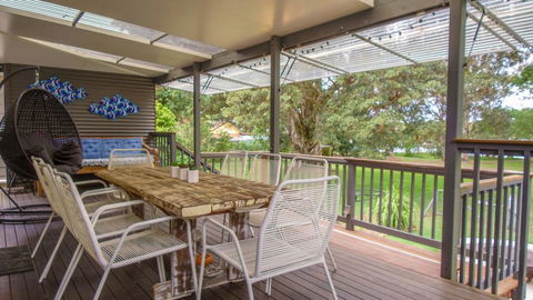 'RIVERSIDE RETREAT' 544 Ocean Drive, North Haven - Accommodation Main Beach 0