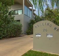 'Rolling Waves 2' on Ocean Drive - Accommodation Main Beach