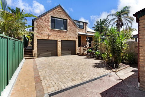 'Salt Wood' Cabin Style Retreat - Accommodation Main Beach 0