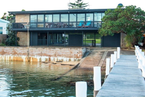 'Southwind' On Main Street - Accommodation Main Beach 1