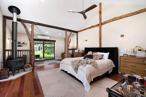 'The Coach House' At Lochiel - Accommodation Main Beach 1