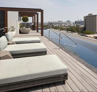 1 Bdrm Apt With Balcony Pool Parking  Gym - Accommodation Main Beach