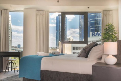 1 Bedroom Studio Apartment Near Eagle Street - Accommodation Main Beach 3