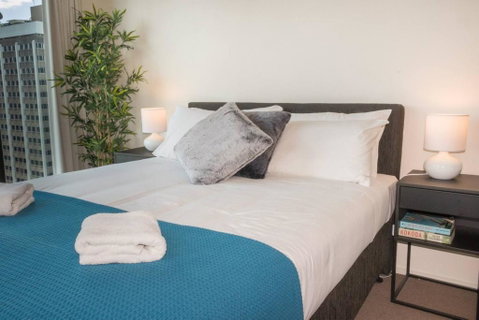 1 Bedroom Studio Apartment Near Eagle Street - Accommodation Main Beach 1