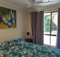 13 Coora Court - Sleeps 6 pool air con pets - Accommodation Main Beach