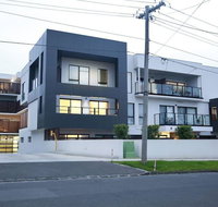 136 Light-filled Homely Box Hill Apt 2Bed2BathFreeParking - Accommodation Main Beach