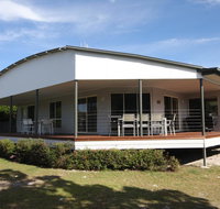 14 Zircon Street - Centrally located family home with covered deck close to patrolled beach  shops - Accommodation Main Beach
