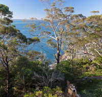 15 'Thurlow Lodge' 6 Thurlow Avenue - fantastic unit with water views  pool in complex - Accommodation Main Beach