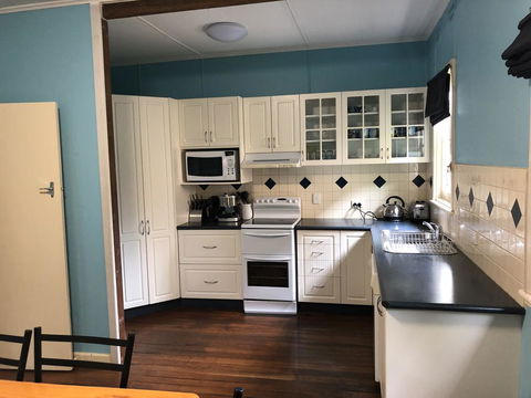 15 Clarke Street - Accommodation Main Beach 1