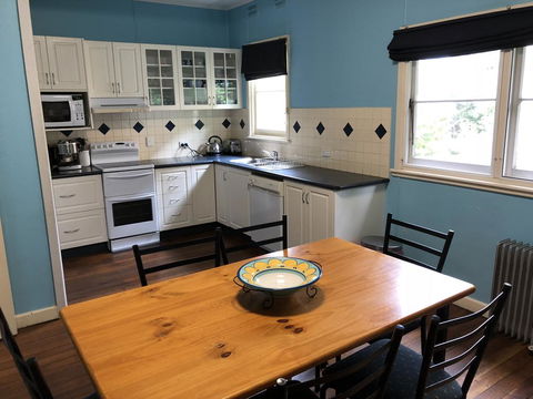 15 Clarke Street - Accommodation Main Beach 2