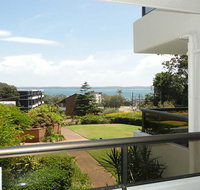 17 'The Commodore' 9-11 Donald Street - pleasant unit with open plan living - Accommodation Main Beach